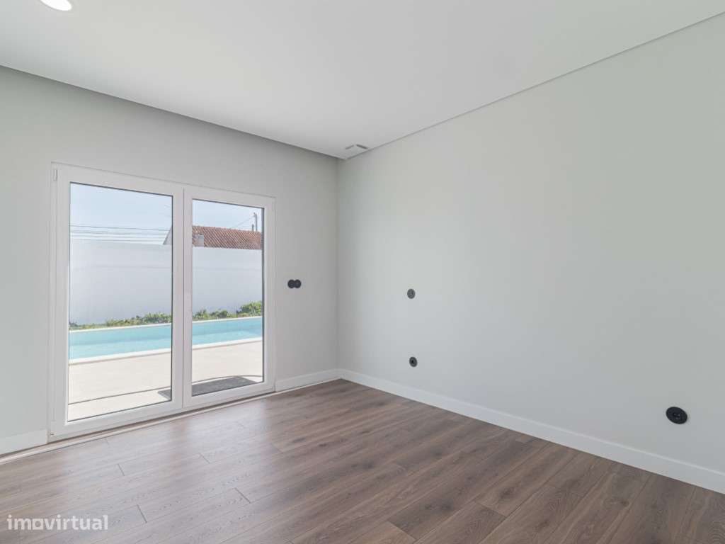 Moradia T4 Térrea com Piscina | Azeitão | Lote 750m²-11