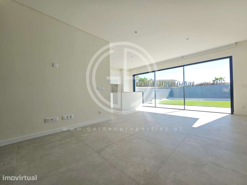 Moradias em Banda T4 em Montenegro, Faro - Grande imagem: 5/24