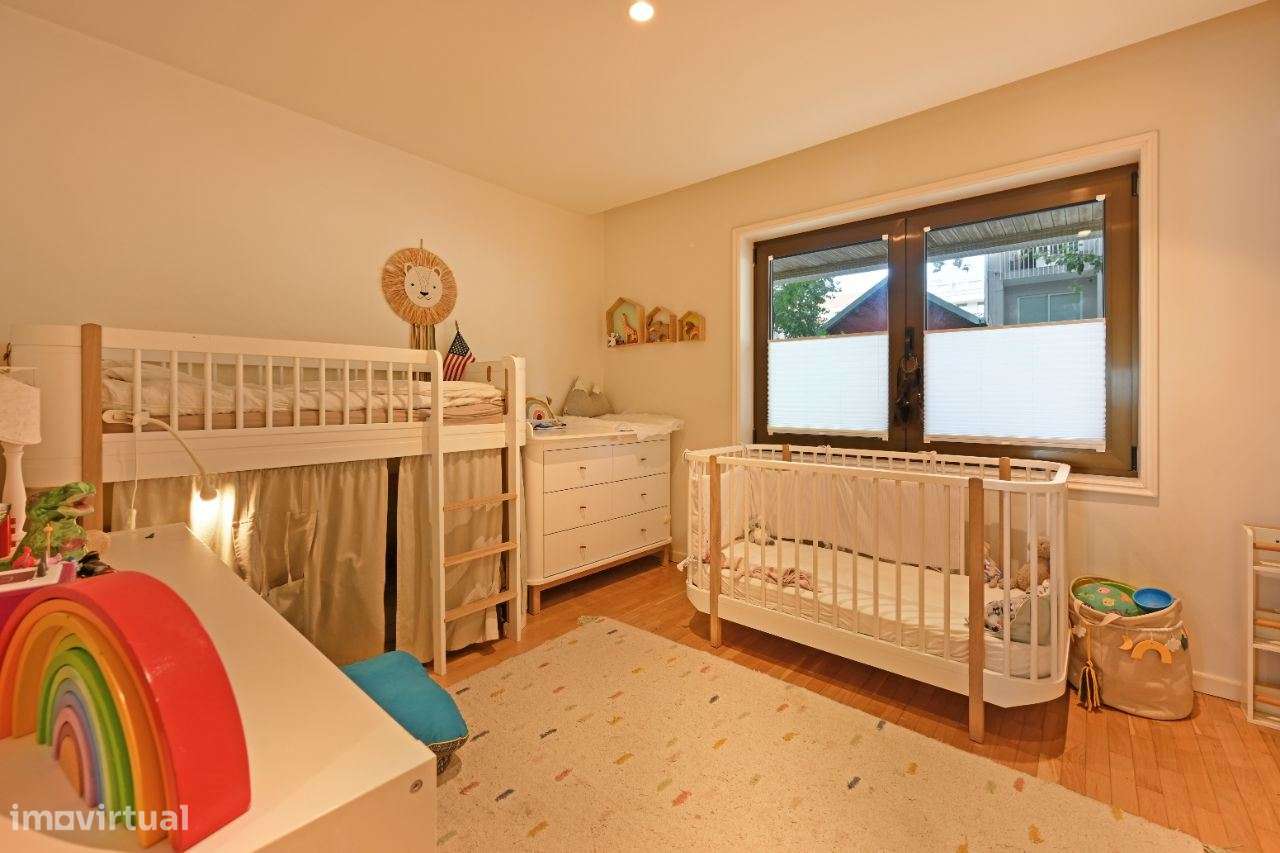 Magnífico T2 c/ L. Garagem, na Foz/Renovado/Impecável/Vista Mar-12