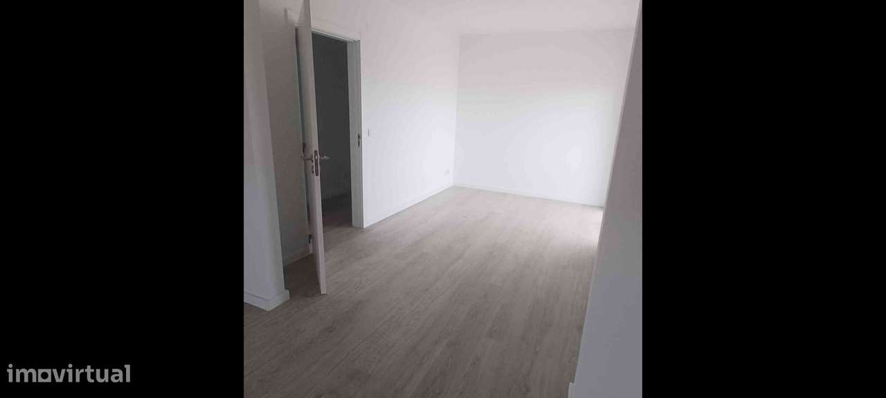 T2 com varanda, garagem e elevador em Cascais - Grande imagem: 4/8