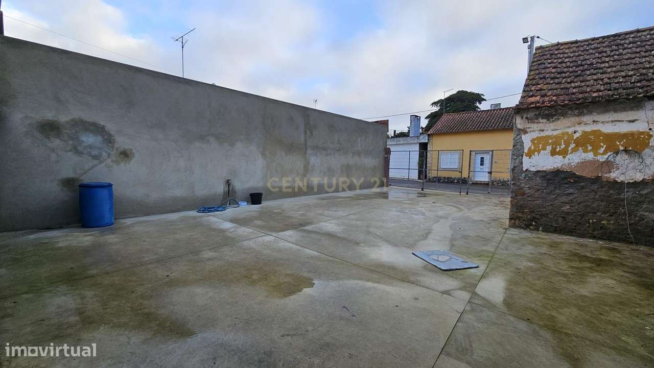 Moradia T2 no centro da Vila de A dos Francos - Grande imagem: 5/7