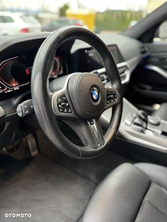 BMW Seria 3 320d M Sport - 24