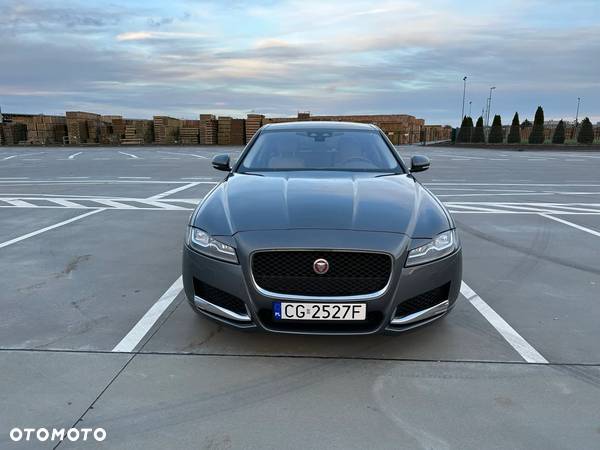 Jaguar XF 3.0 V6 Prestige - 9