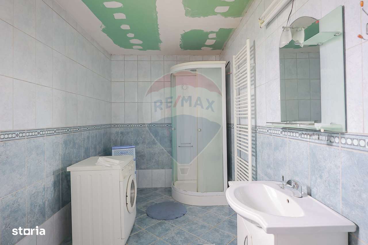 Casă cu etaj, 5 camere, de vânzare, în zonă turistică, Vadu Crișului - Imagine principală: 2/19