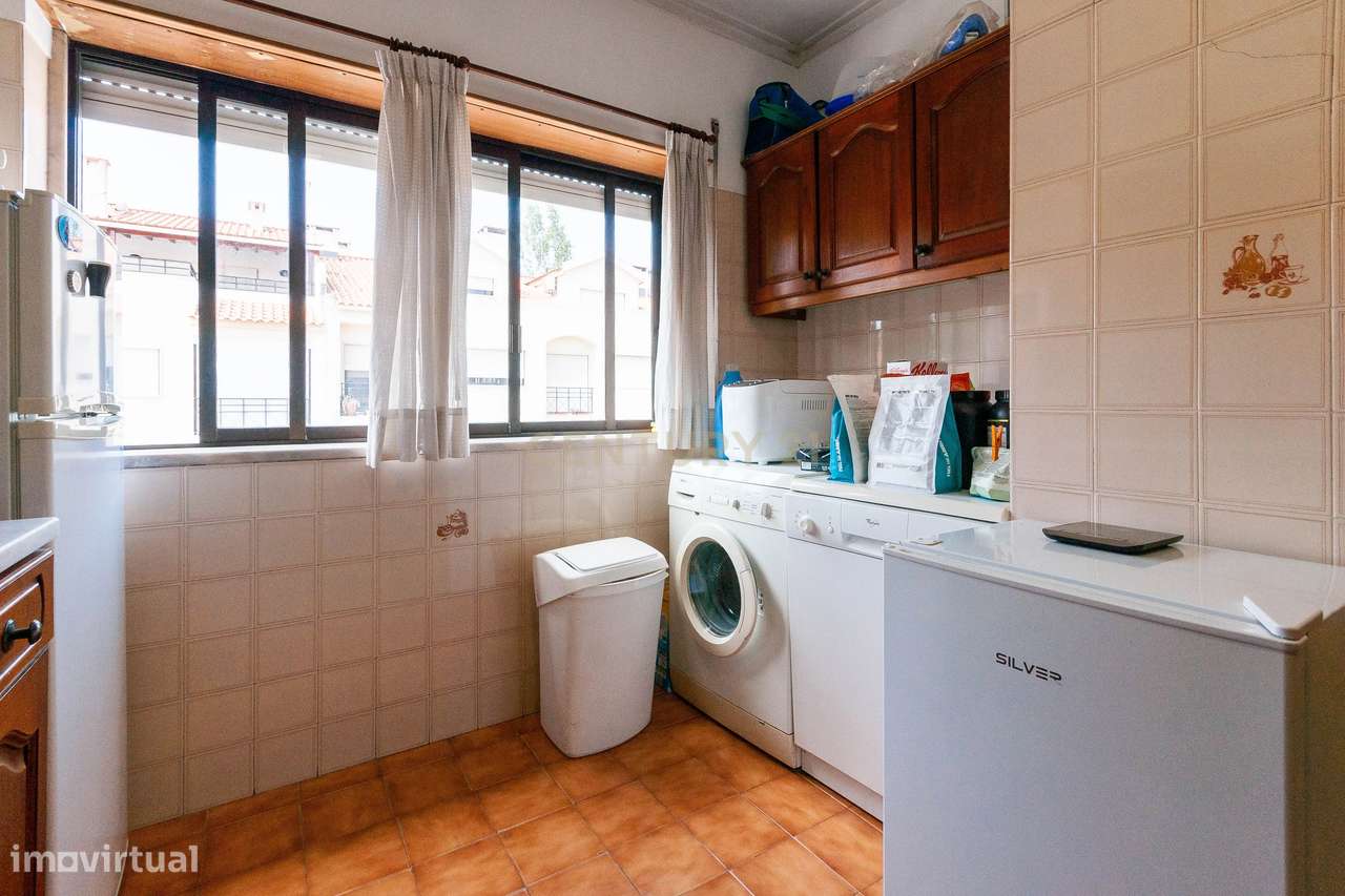 T2+1 Duplex com Garagem em Carcavelos-12