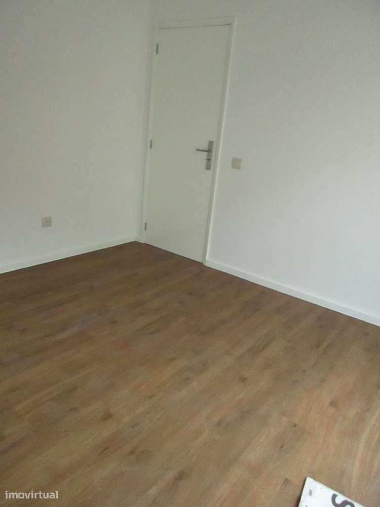 T3 Aguas Santas, Corim com garagem box-9