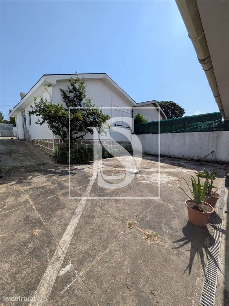 Moradia Térrea em Vilar de Andorinho-4