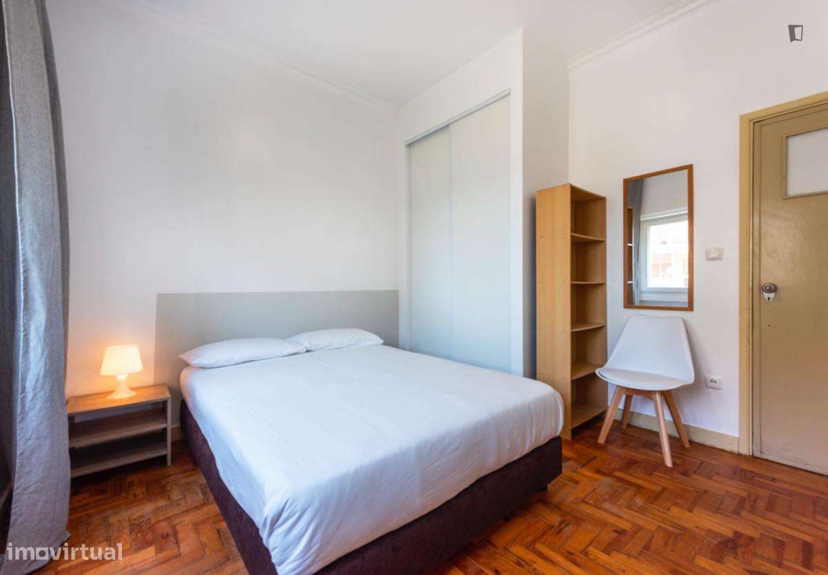 Quarto - localizado em Montes Claros Coimbra - Grande imagem: 5/10