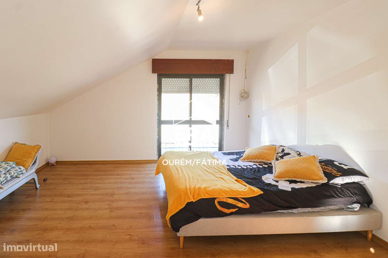 Moradia T7 em Caxarias, no concelho de Ourém.-14
