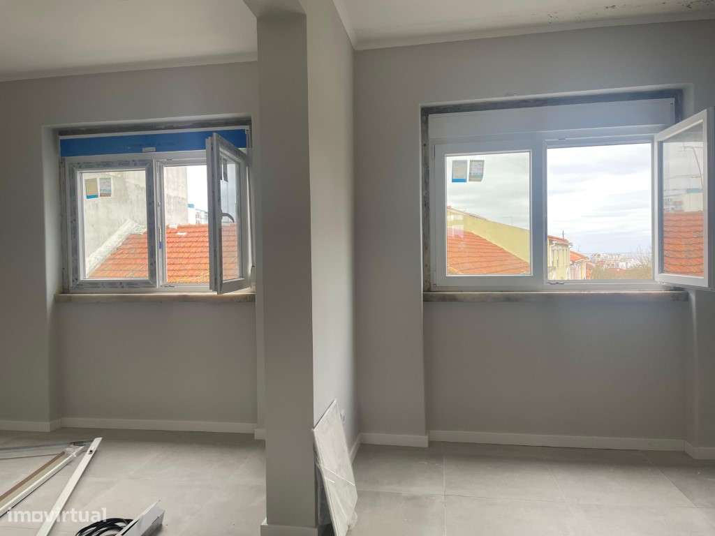 Apartamento T3 com Varanda, para Arrendamento em Almada. - Grande imagem: 4/14