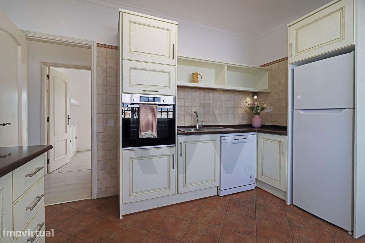 Apartamento T2 exclusivo no último piso do Edifício Royal com terraço-32