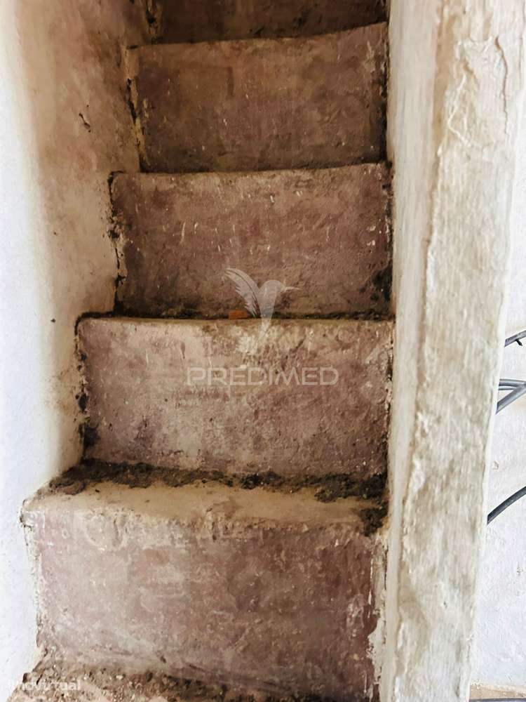 Oportunidade de Investimento – Moradia T4 para Remodelação Total na... - Grande imagem: 3/7