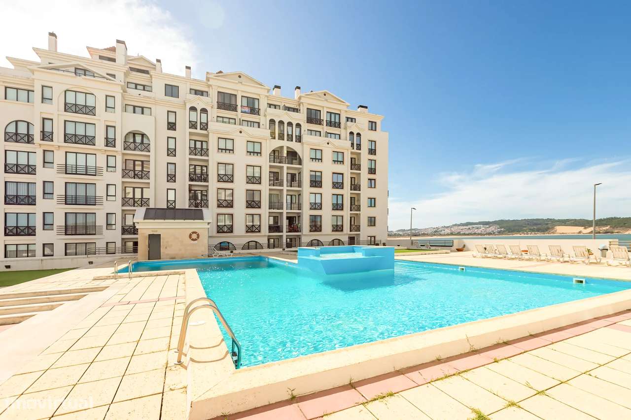 T2 na Marginal de São Martinho do Porto | Piscina com Vista Baía-19