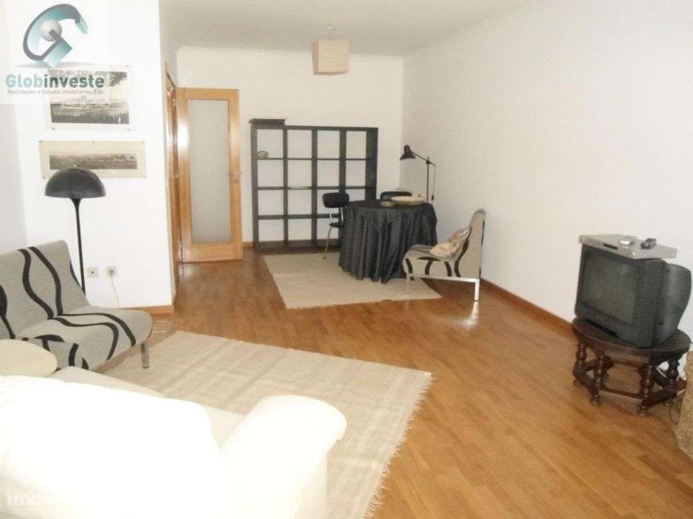 Apartamento T2, Mobilado e Equipado, à R. Constituição, Porto - Grande imagem: 2/8