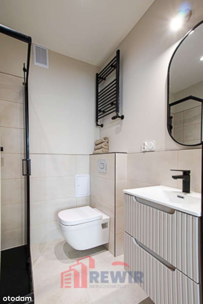 Kawalerka z dużym balkonem na 10 piętrze-5