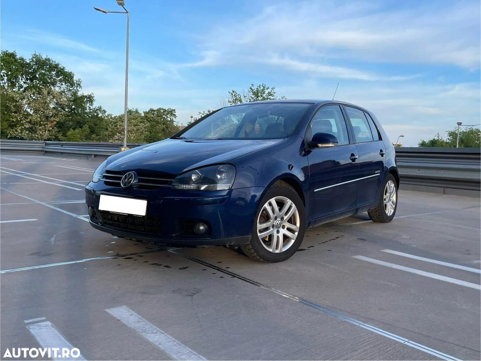 Volkswagen Golf - 2