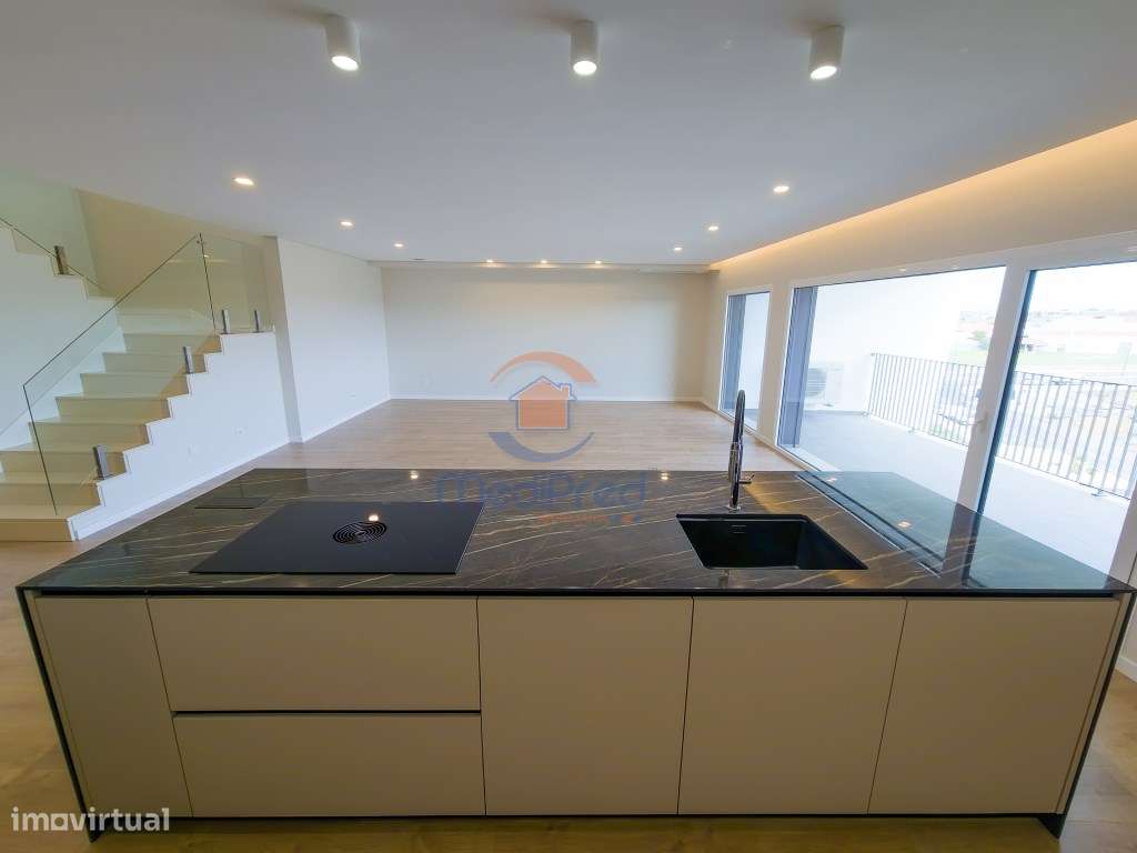 Duplex T3+1 em construção - Montijo - Grande imagem: 3/53