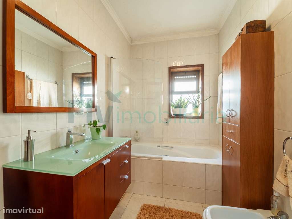 Apartamento T3 com Terraço de 80 m² e Garagem Fechada em Moreira de...-16