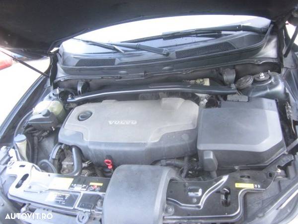 Dezmembrez Volvo XC 90 , an 2007 , 2.4D , tip motor D5244T - 6