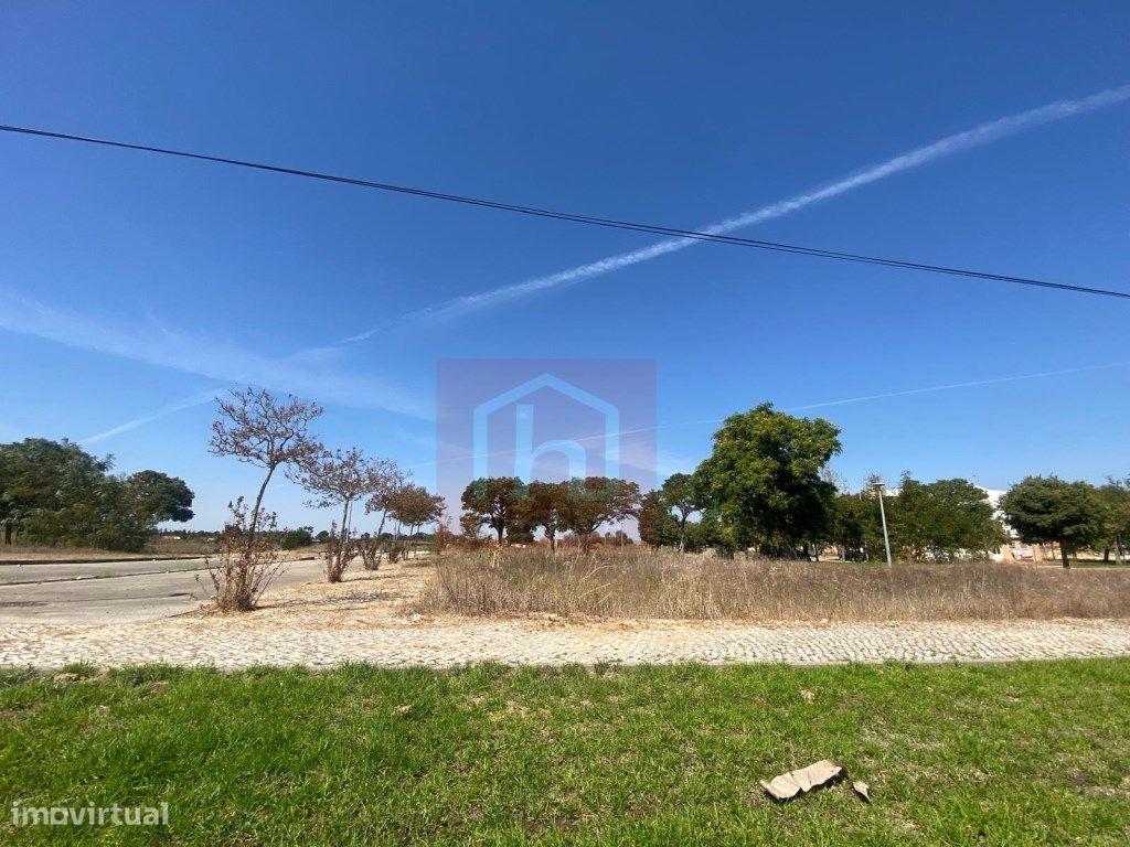 Lote de terreno urbano para construção com 252 m2 em Benavente - Grande imagem: 1/18
