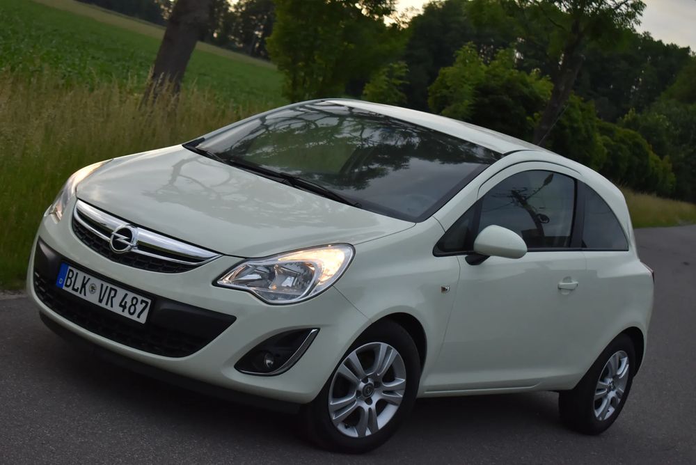 Opel Corsa D 2011