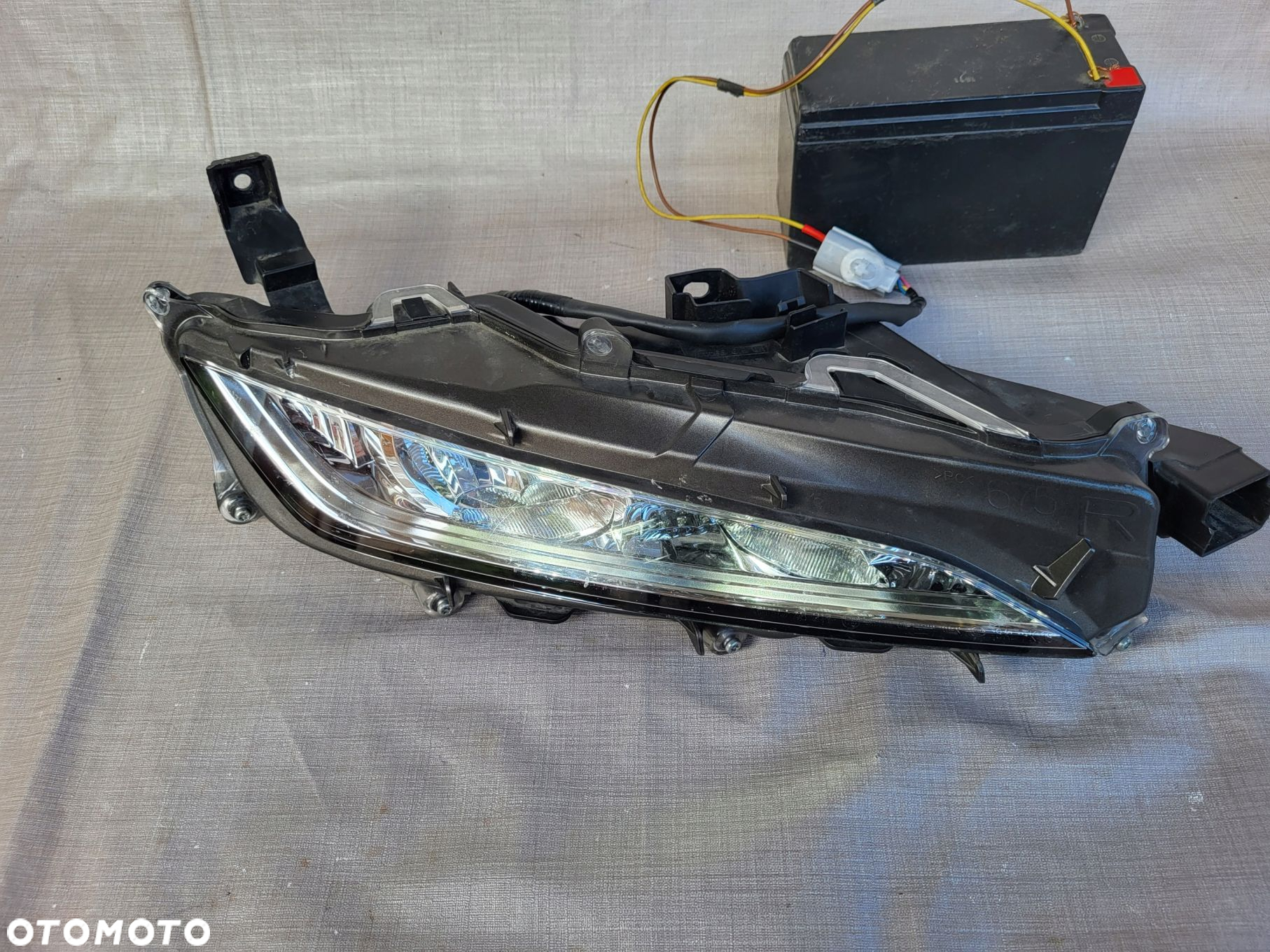 LED HALOGEN LEXUS RX IV LIFT 2019- E13 35444R PRAWY - 4