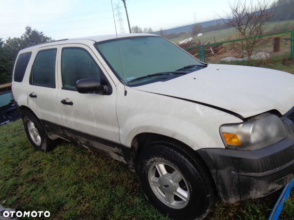 FORD MAVERICK ESCAPE 2,0  124KM SANKI WOZEK WAHACZE zdrowe oryginal - 10