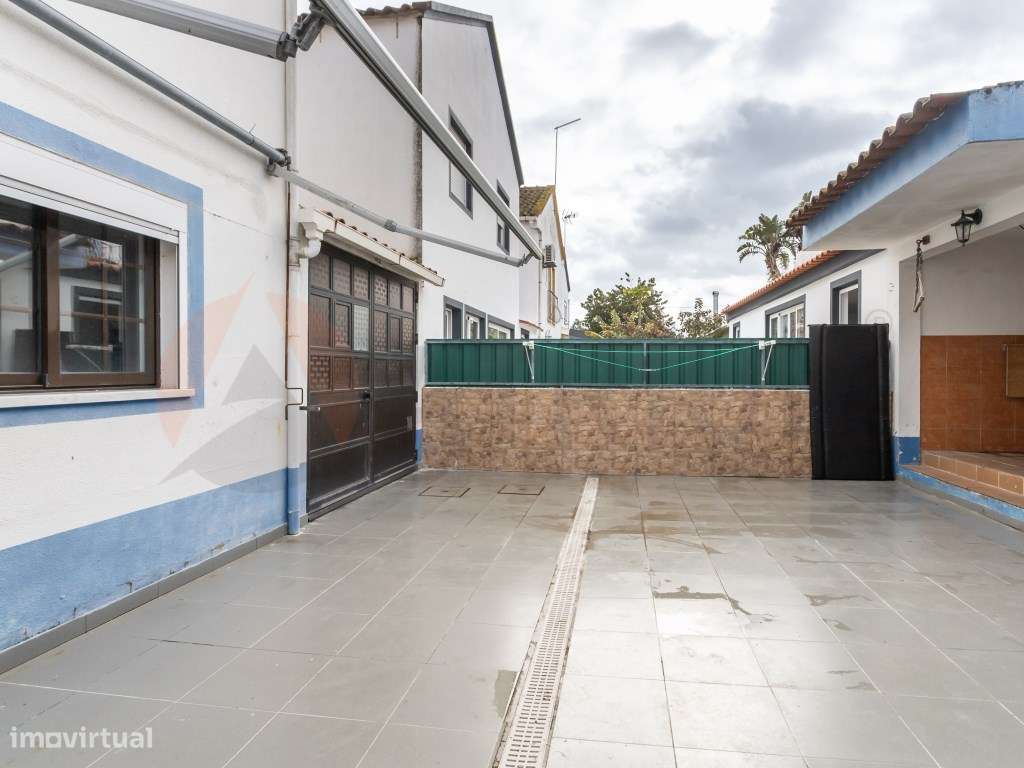 Moradia T3 com garagem, no Faralhão-7
