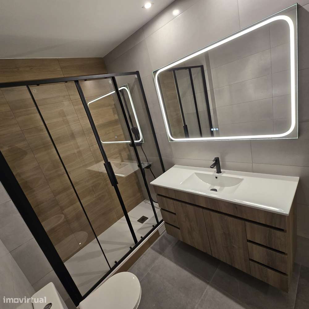 T3 MONTALVÃO Remodelado c/varanda - Grande imagem: 5/15