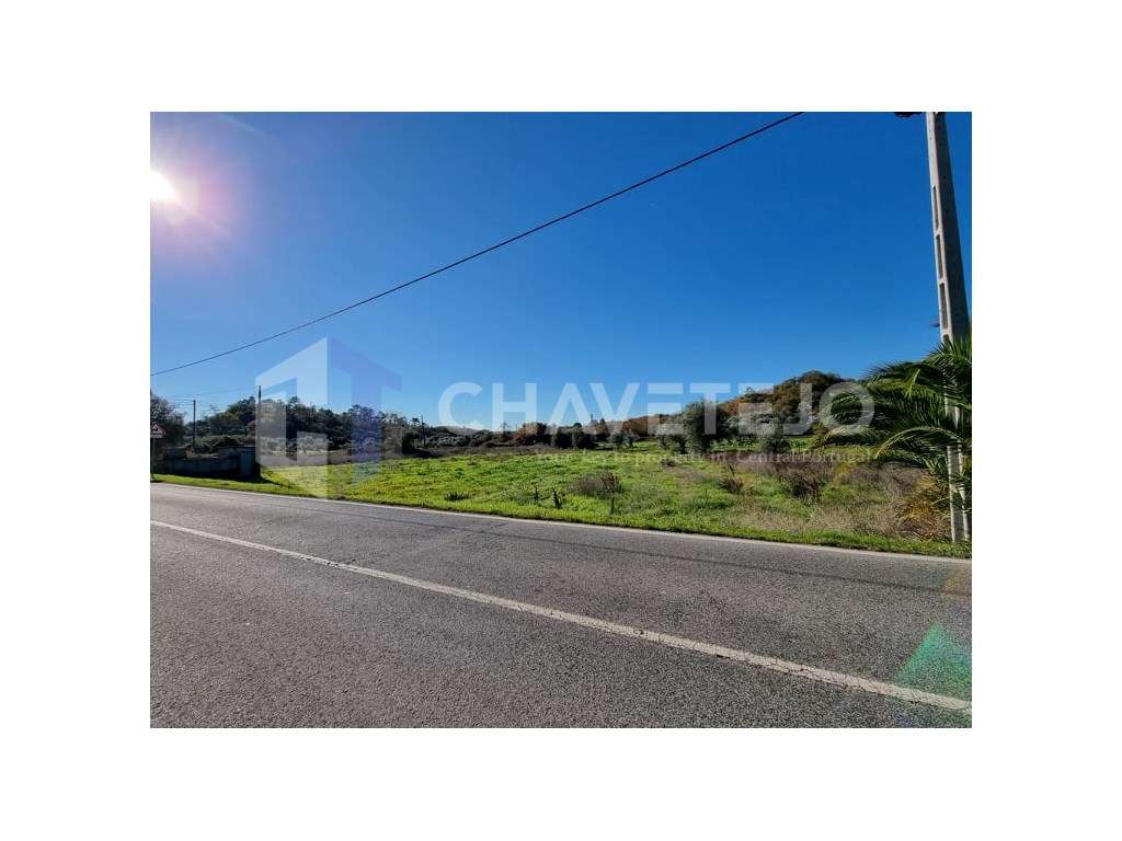 Terreno com viabilidade de construção, próximo de bons acessos, a 1... - Grande imagem: 5/5