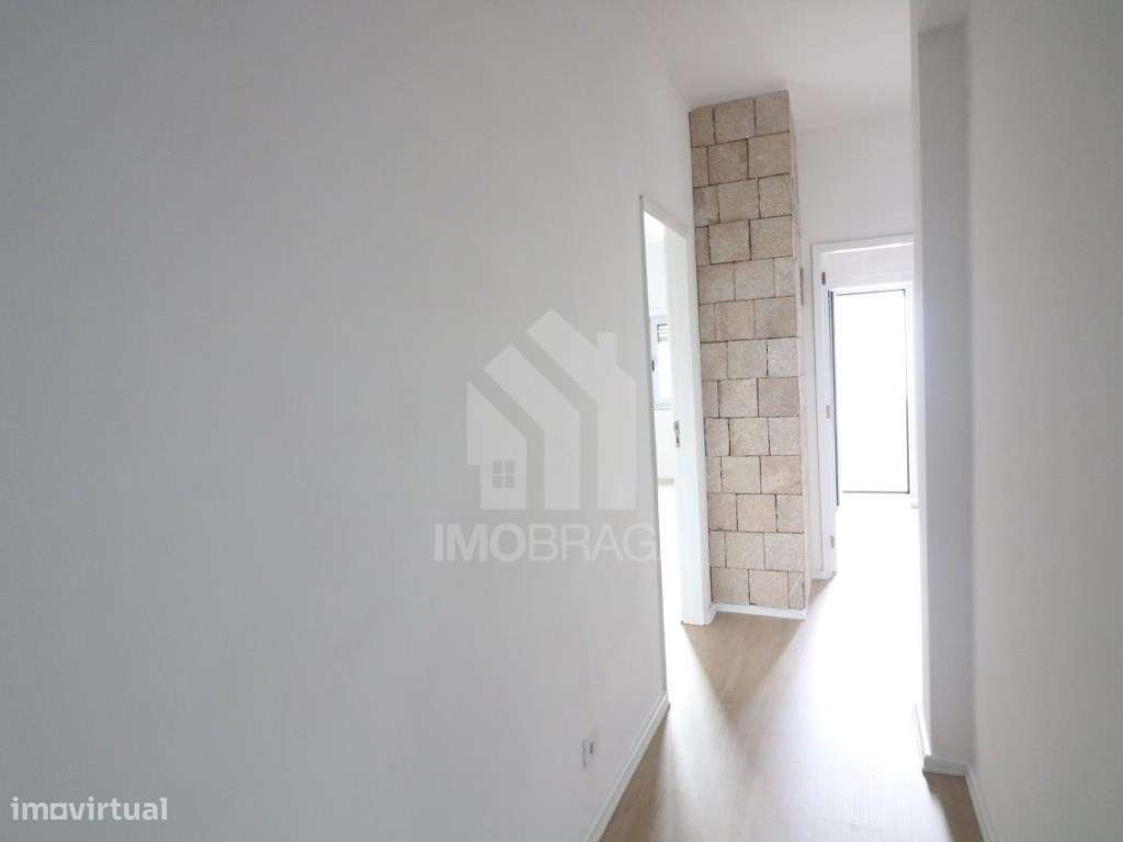 Venda Apartamento T2+1 com Sótão (transformado em T2) - São Vítor, ...-2