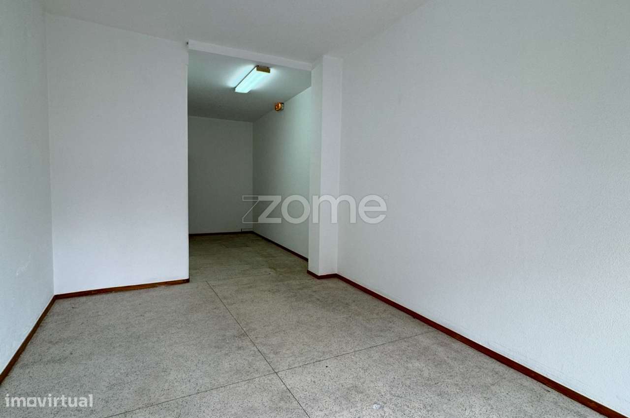 Loja no R/Ch Logradouro e Cave, na Rua Santos Pousada – Porto. - Grande imagem: 5/30