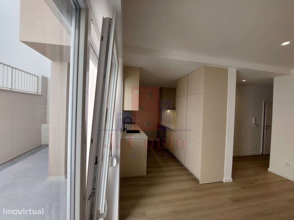 Apartamento T2 em Caldas da Rainha-12
