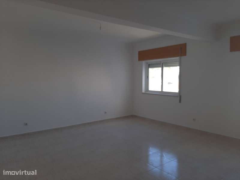 Apartamento em Azambuja, Azambuja - Grande imagem: 4/13