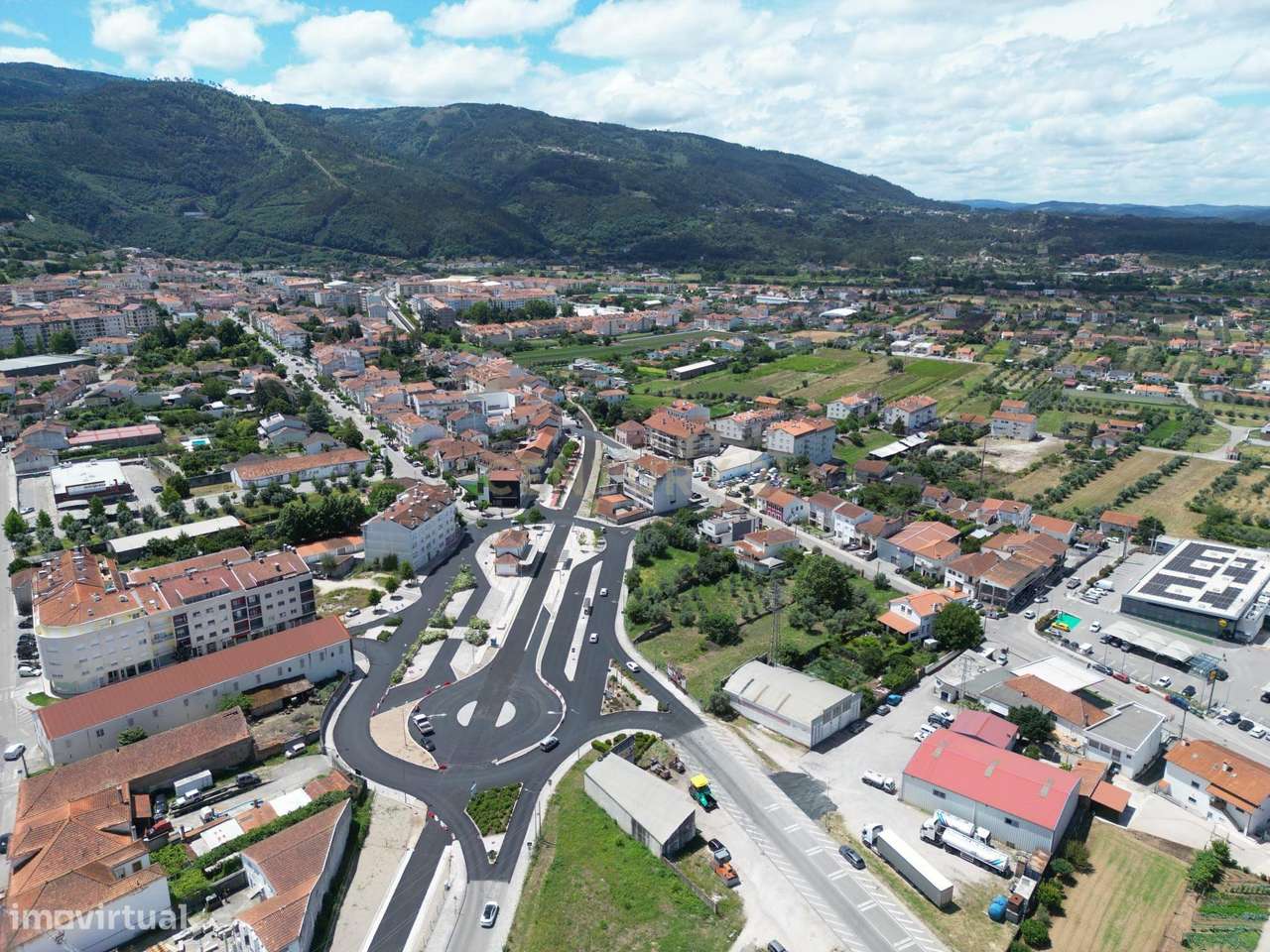 Apartamento T3 com elevador e garagem no centro da Lousã-38