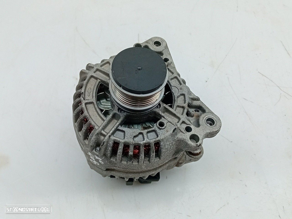 Alternador Volkswagen Passat (3C2) - 1