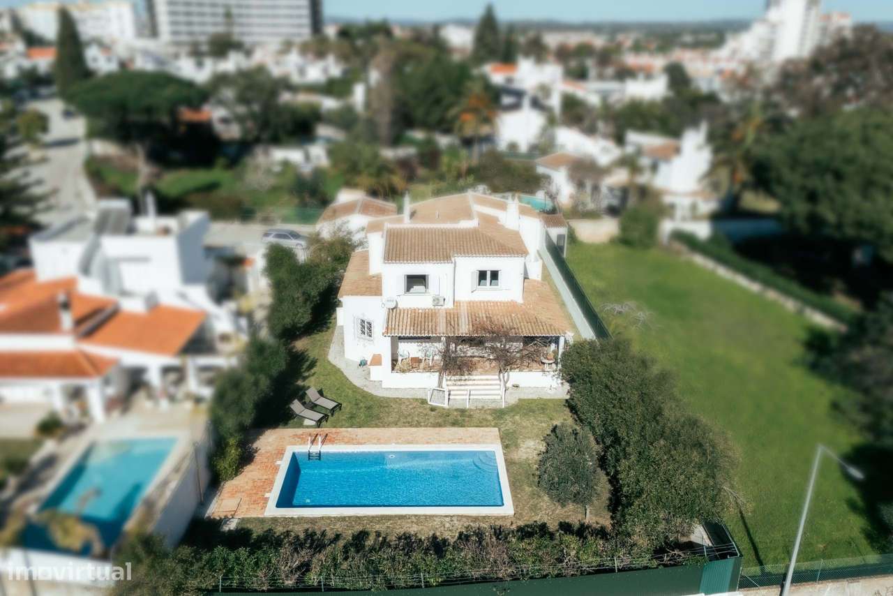Moradia T5 para venda com vista mar, em Albufeira-32
