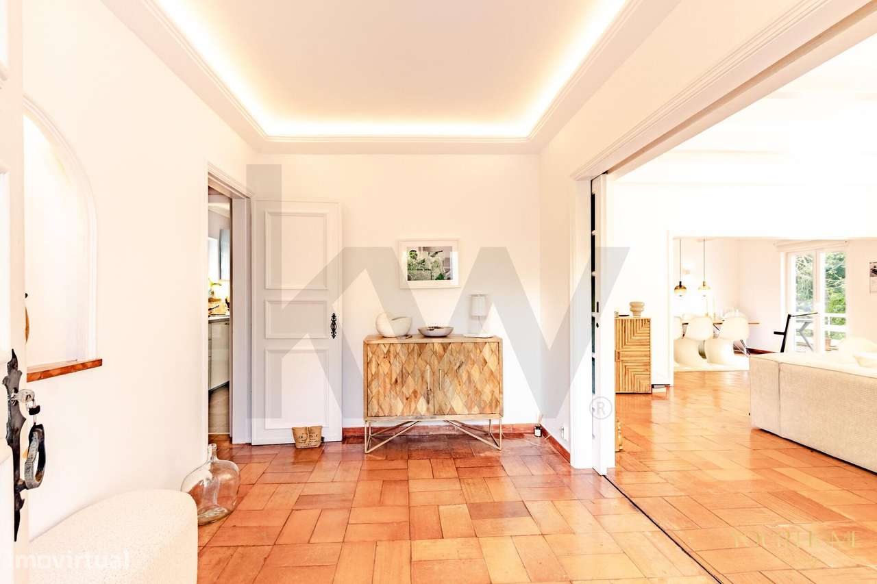 Cascais - Moradia t4 com jardim e envolvência verde a minutos a pé do - Grande imagem: 3/47