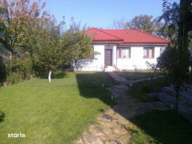 Compozitorilor-Imobil 2 case in curte, teren 914mp/20ml, garaj,piscina - Imagine principală: 5/20