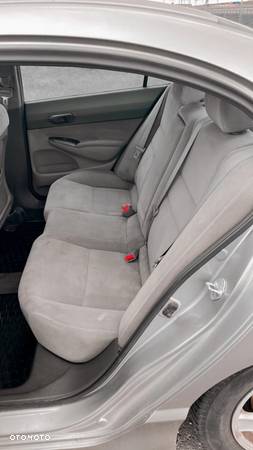 Honda Civic 1.8 Comfort - 11