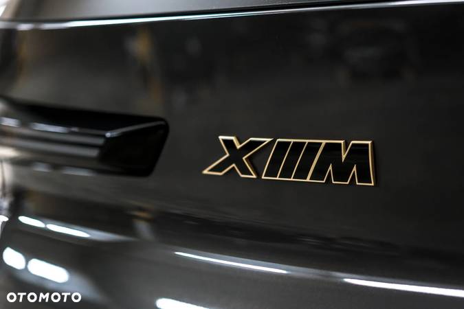 BMW XM - 7