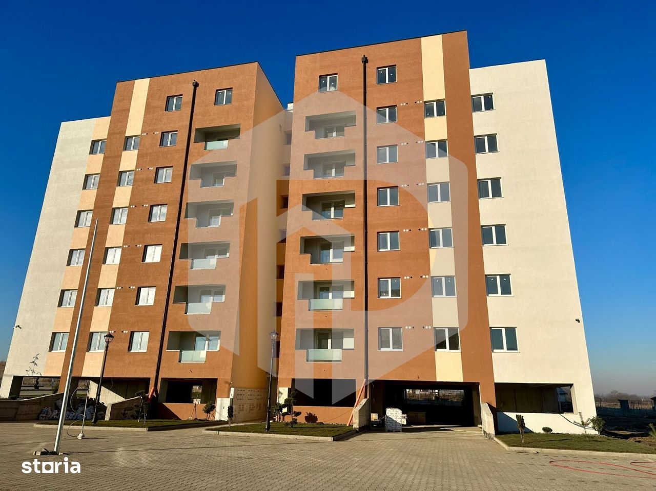 Calea Surii mici- Apartament 2/3 camere- Etaj intermediar- Lift-