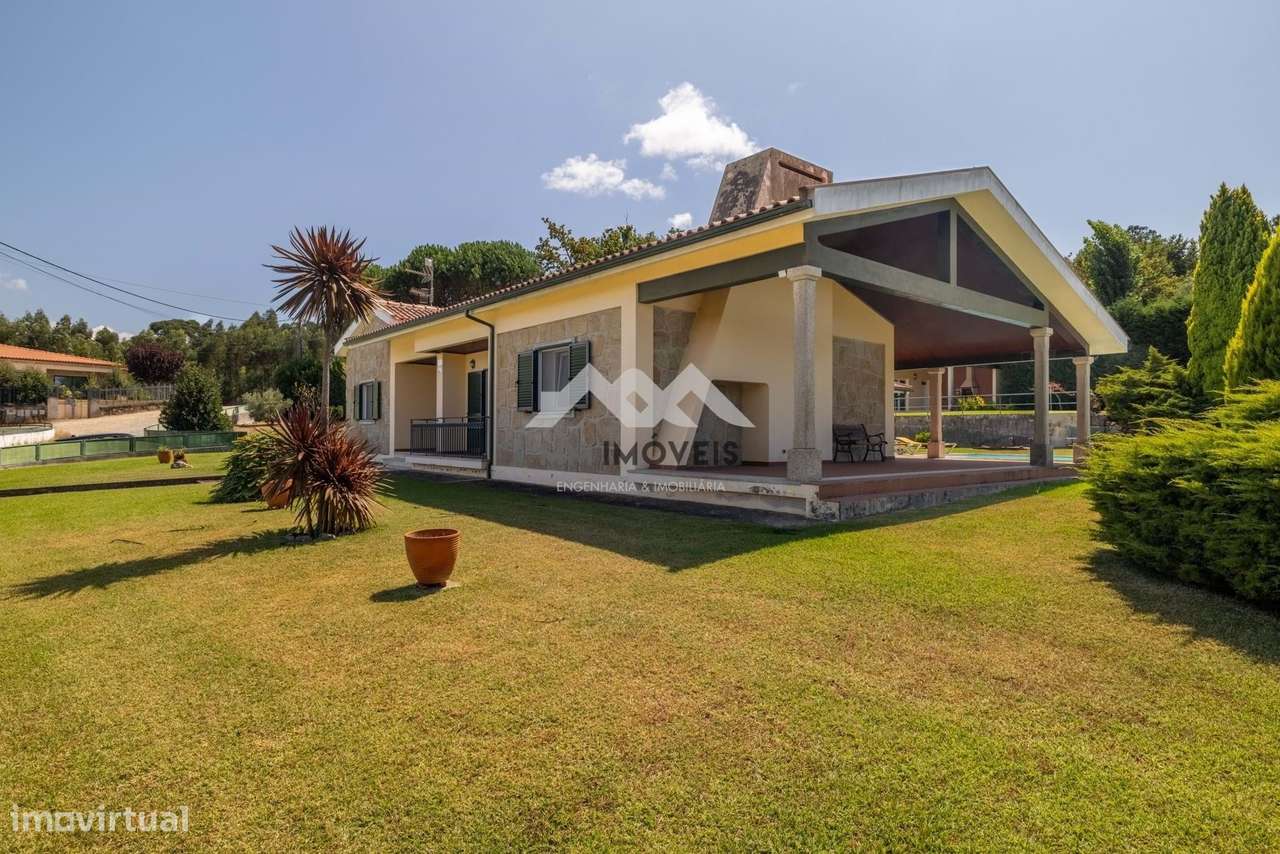 Moradia T3 | V N de Cerveira | Piscina | Jardim | lote 2 000m2 | 3 sui - Grande imagem: 2/60