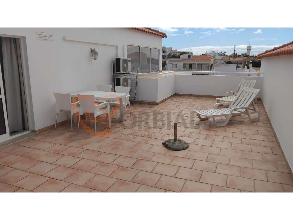Apartamento T1 com Piscina e Jardim à Venda em Albufeira - Grande imagem: 2/24