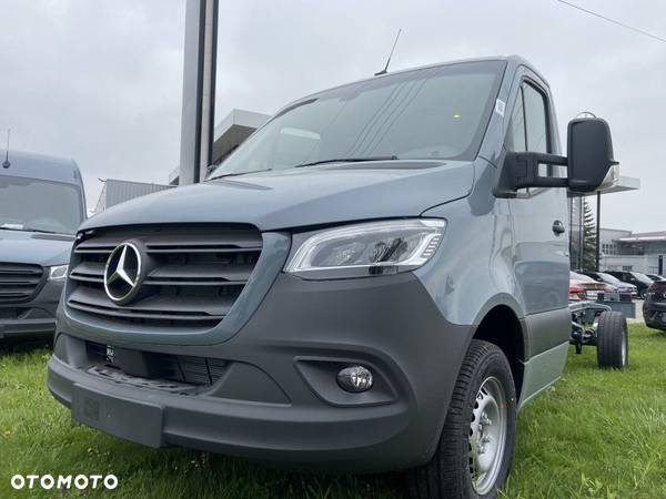 Mercedes-Benz sprinter - 32