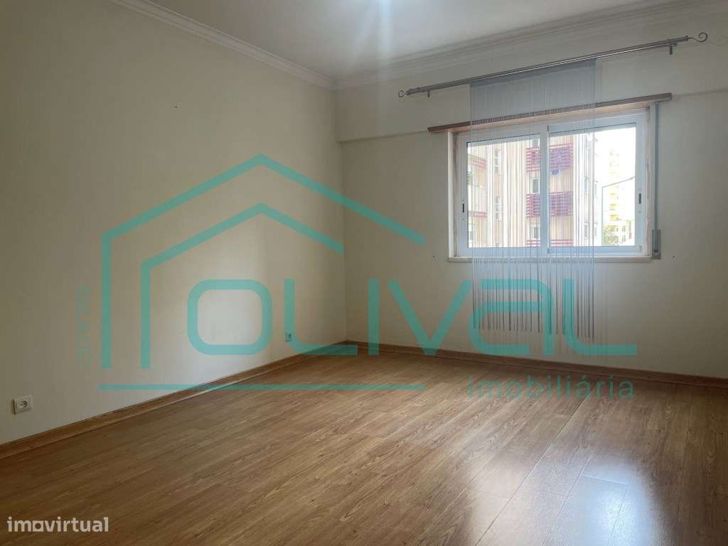 Apartamento T3 com parqueamento e arrecadação na 2ª Fase da Qta. Pi...-13