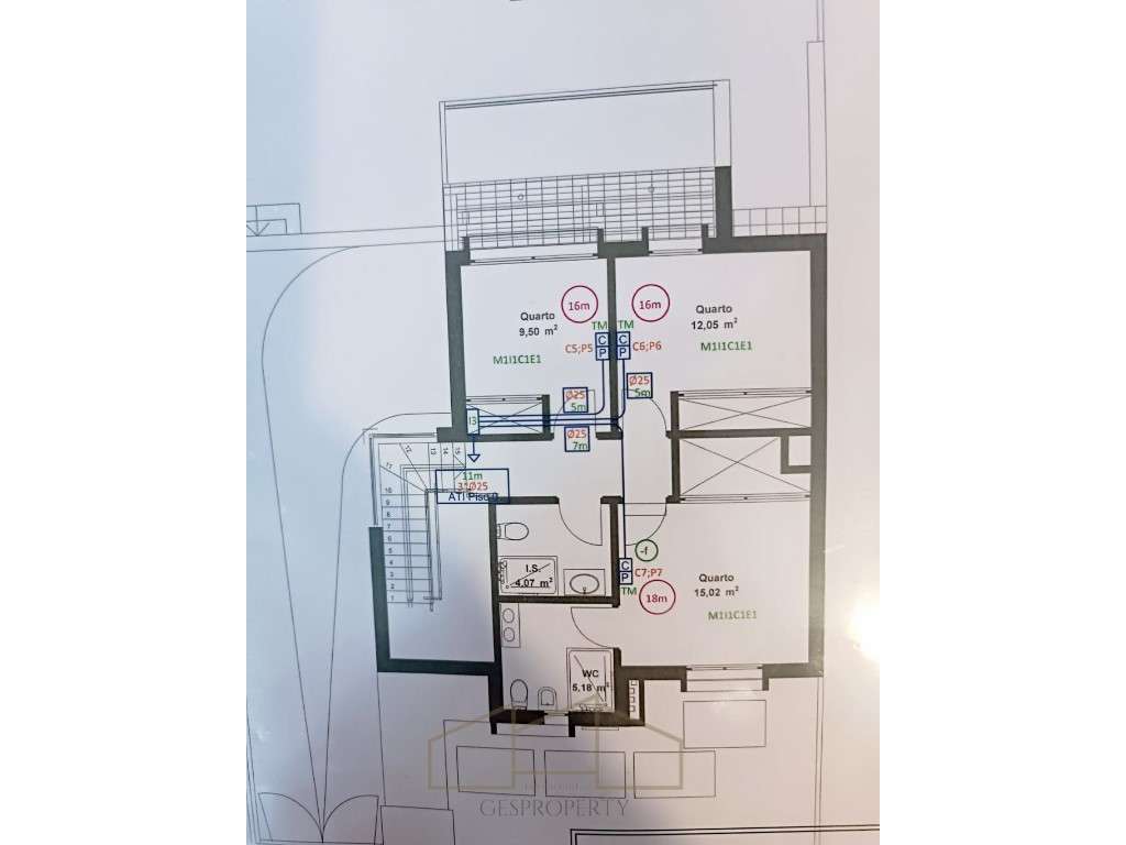 Moradia T4 Geminada com piscina na Sobreda-39