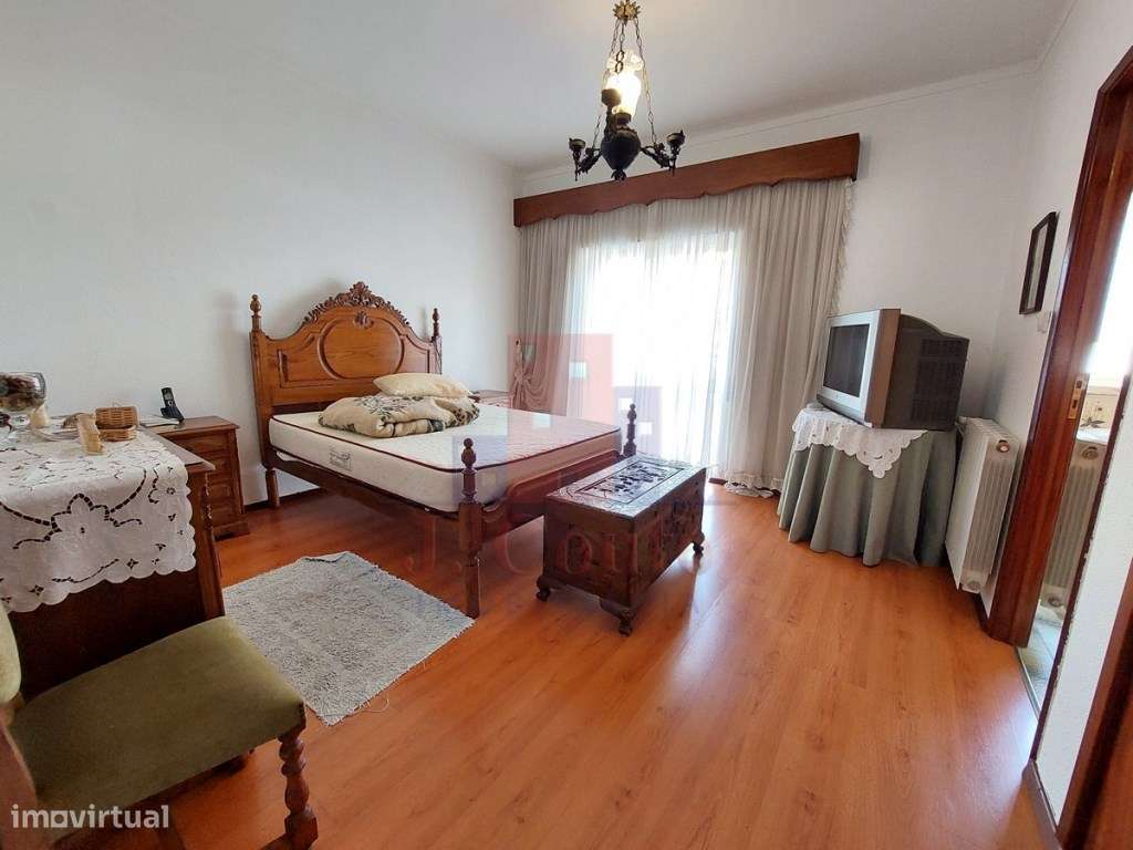 Prédio com 7 apartamentos no centro de Caldas da Rainha-7