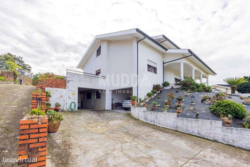Moradia T4+ com Jardim e Pomar em Escapães, Santa Maria da Feira-32
