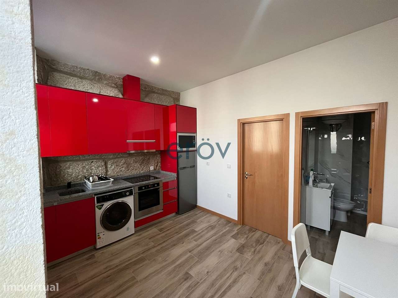 Moradia Convertida em 3 Apartamentos – Areosa, Paranhos | Porto - Grande imagem: 4/30